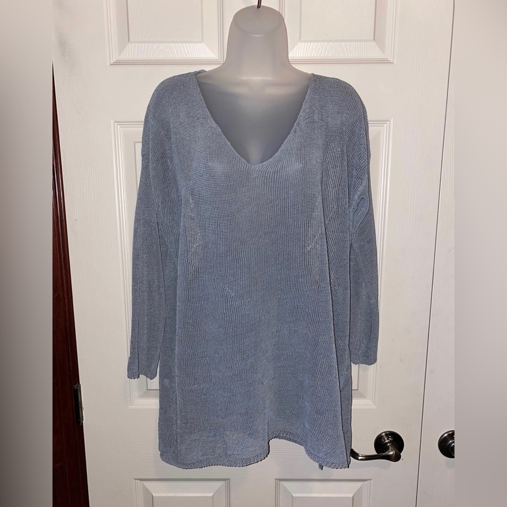 Arianna by Howard Ladies Gray VNeck Sweater One Size
New with Tags